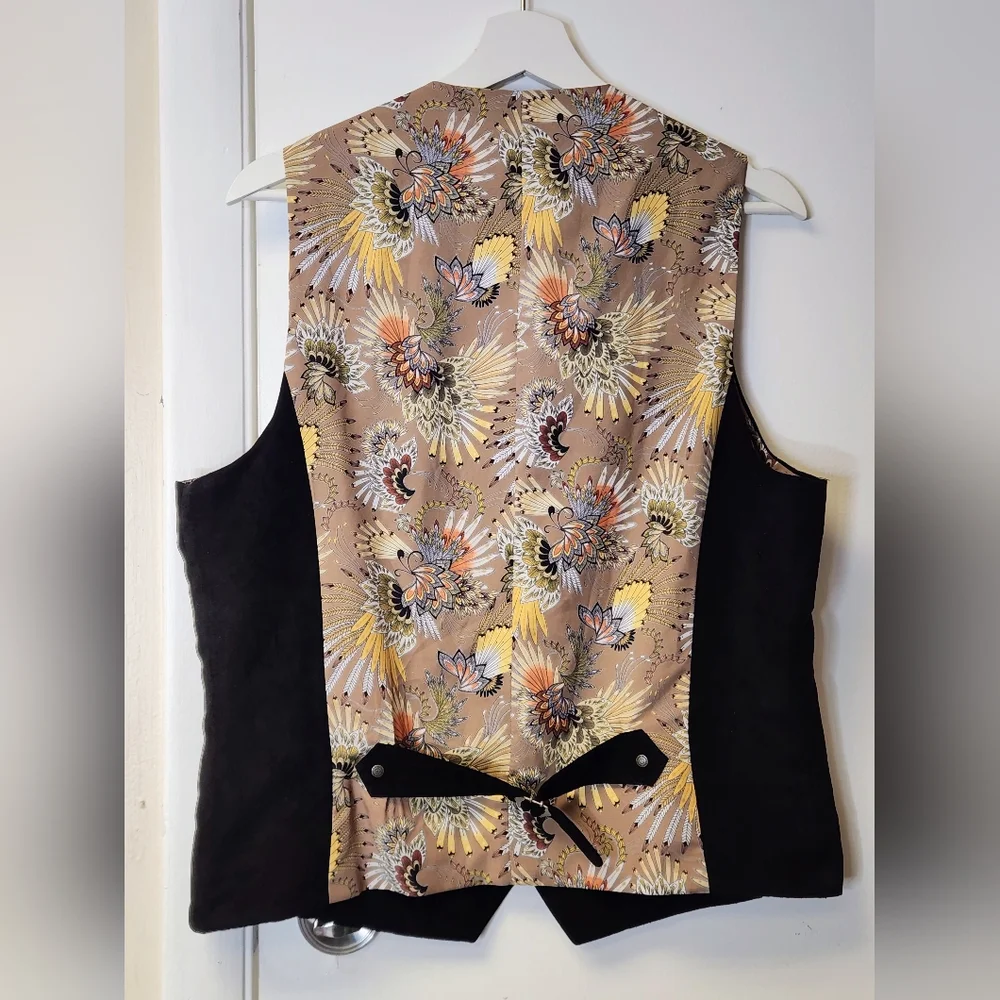Paisley & Gray Slim Fit Faux Suede Vest | Gold Bird Floral Back Size L